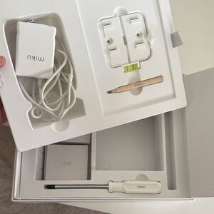 Miku Baby Monitor, mounting kit and stand